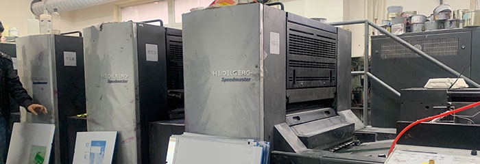 畫冊(cè)彩頁印刷企業(yè)應(yīng)該如何進(jìn)行制作？(圖1)